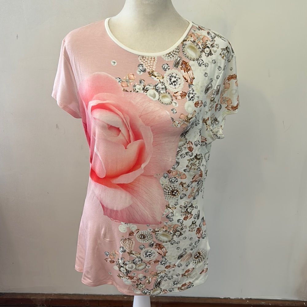 Ted Baker rose and jewelry short sleeve top Size 3